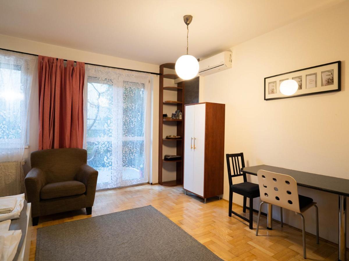 Super Cute Studio With Terrace Next To Gozsdu Passage Budapest Bagian luar foto