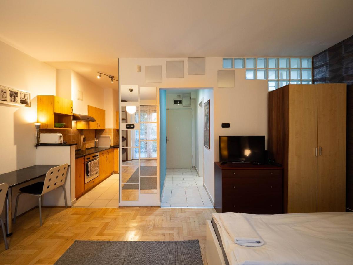 Super Cute Studio With Terrace Next To Gozsdu Passage Budapest Bagian luar foto